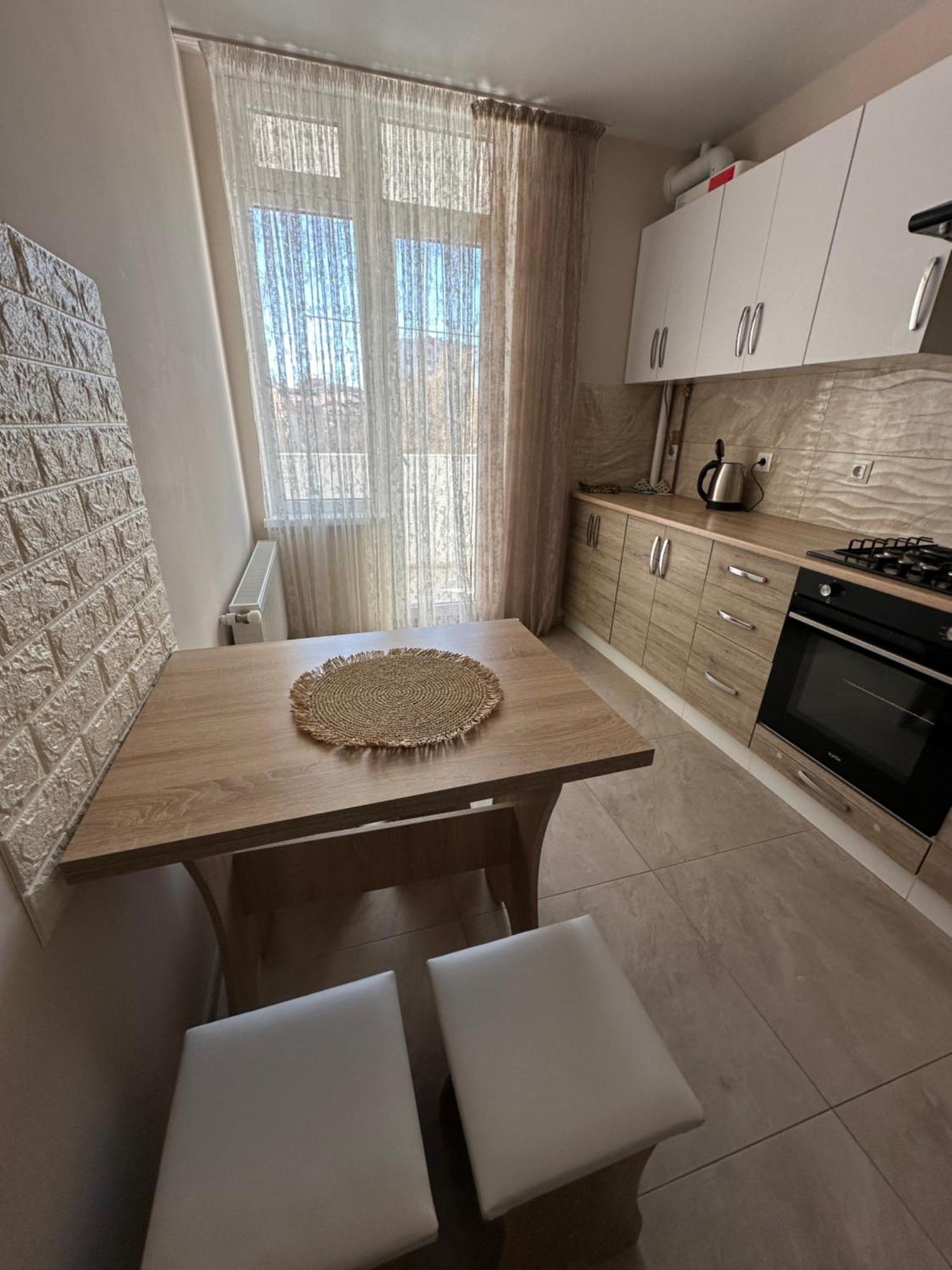 Апартаменти На Злуках Ternopil Exterior photo